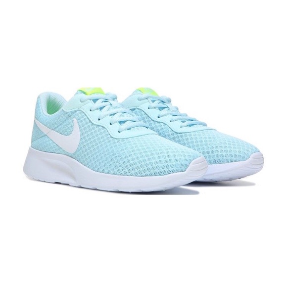 Nike Shoes - Nike Tanjun sneakers